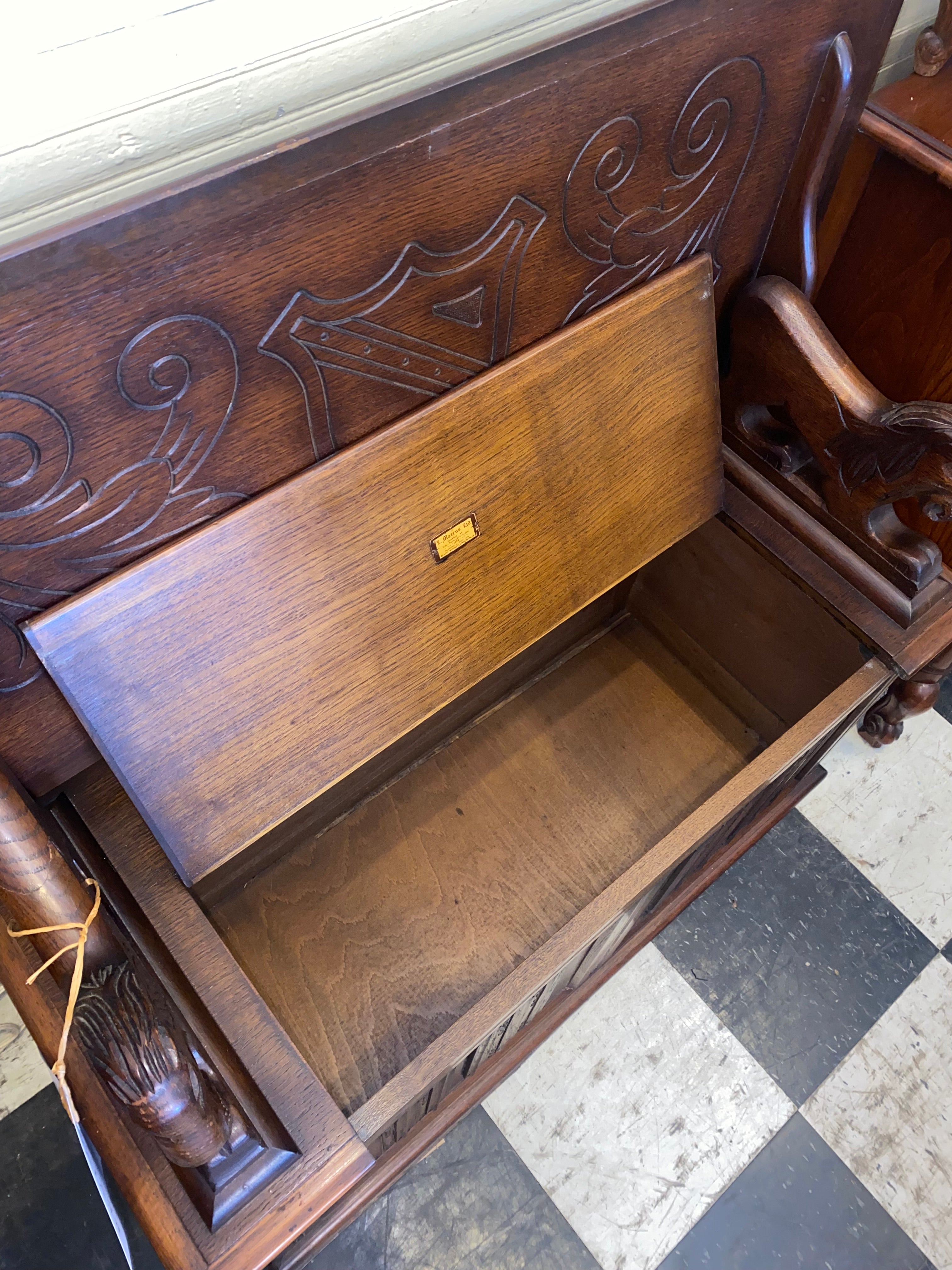 Welsh Flip Top Lift Seat Monks Bench in Oak C. 1940s