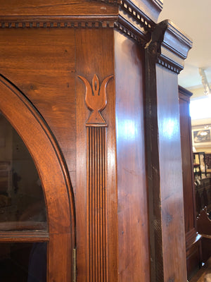American Mahogany Federal Style Corner Cabinet c.1940s
