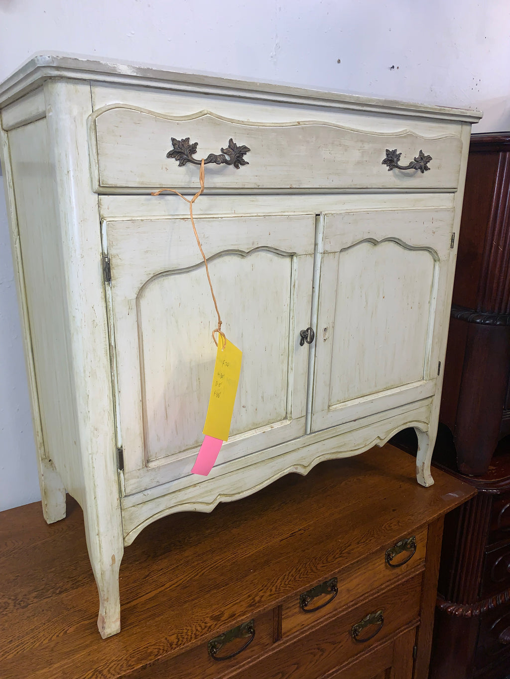 Petite Cabinet Missing Handle
