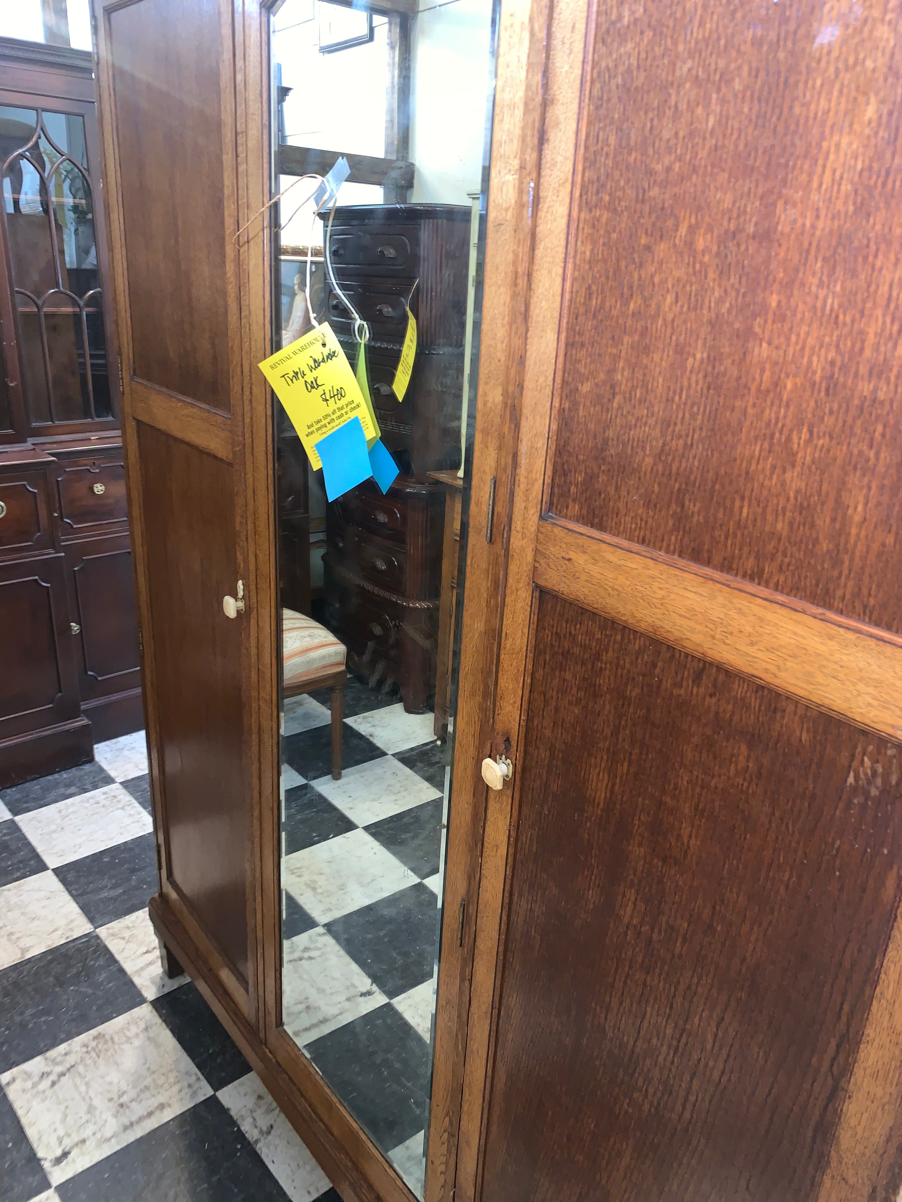 Triple Wardrobe in Oak