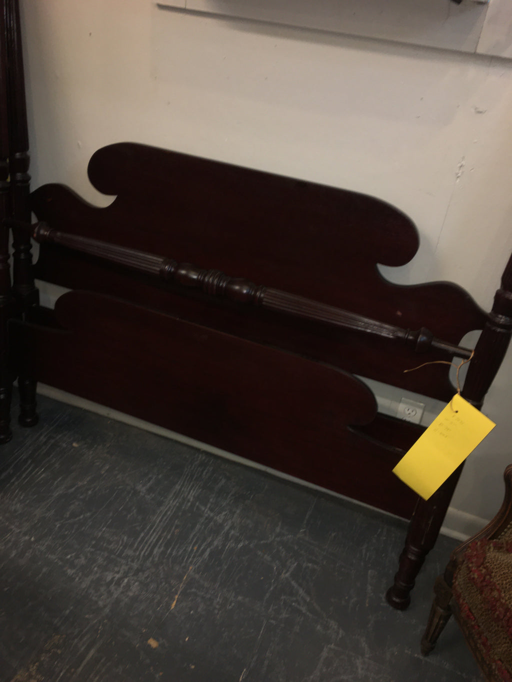 AMERICAN DOUBLE MAHOGANY BED