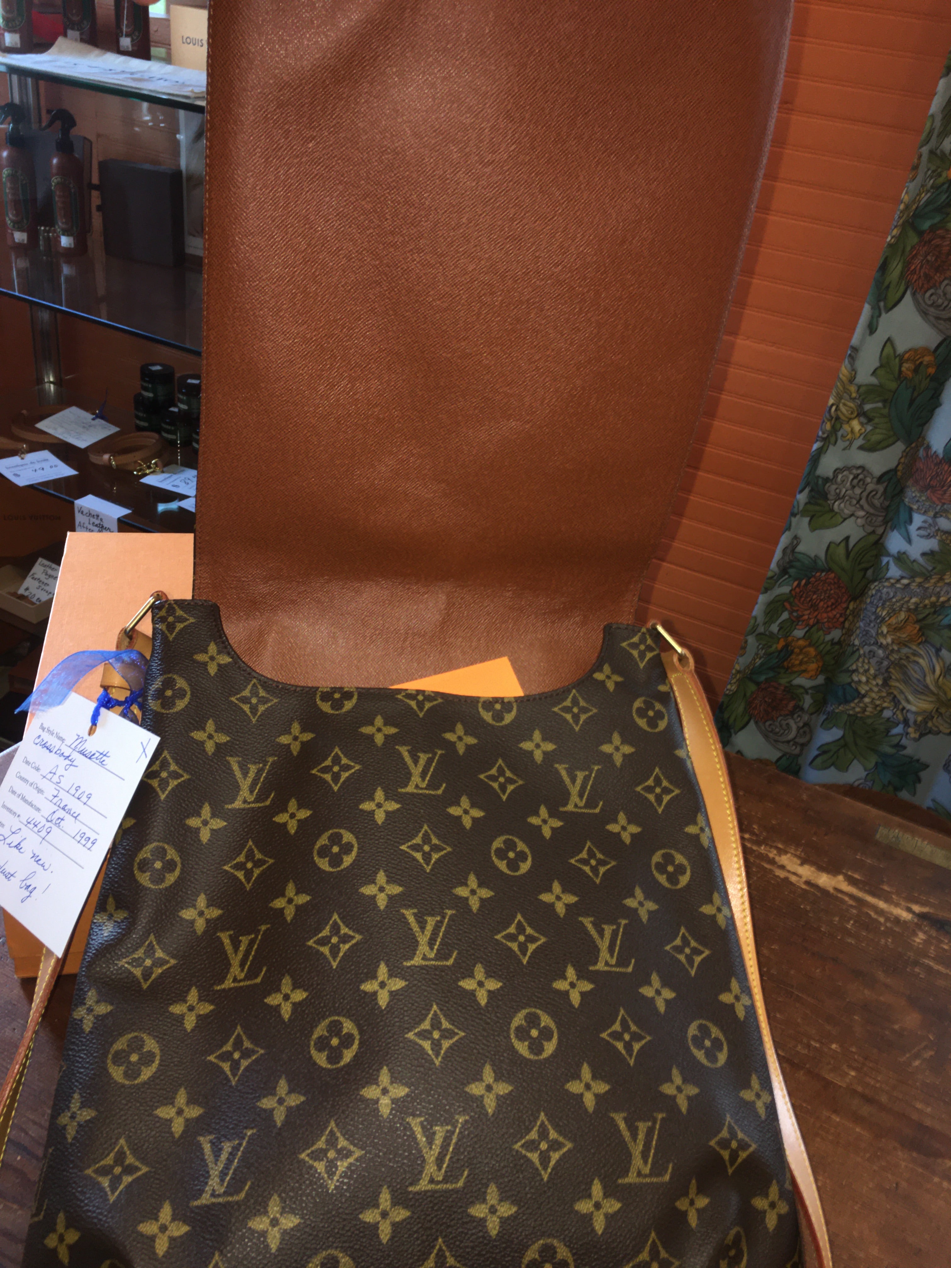 Musette Crossbody