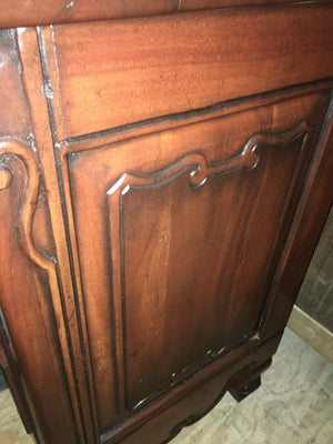 VINTAGE REPRODUCTION SOLID MAHOGANY SERPERTINE FRONT CHEST  c.1980s