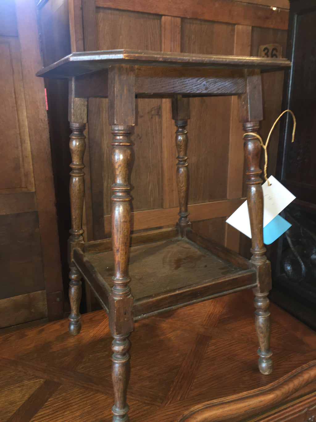 BELGIAN PETITE OAK END TABLE