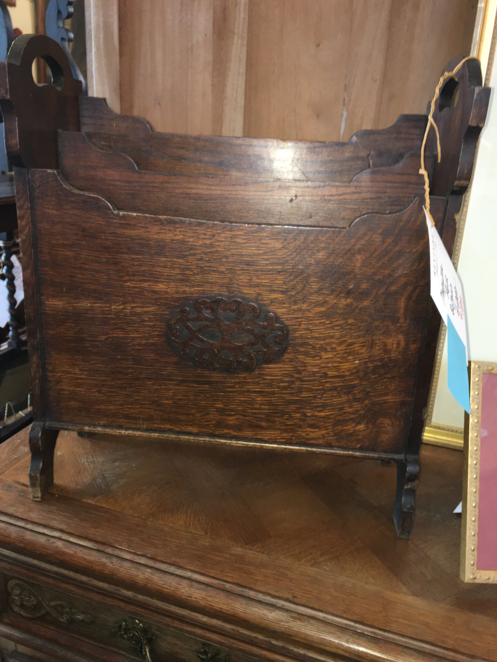 BELGIAN MAGAZINE RACK